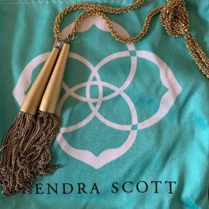 Kendra Scott necklace